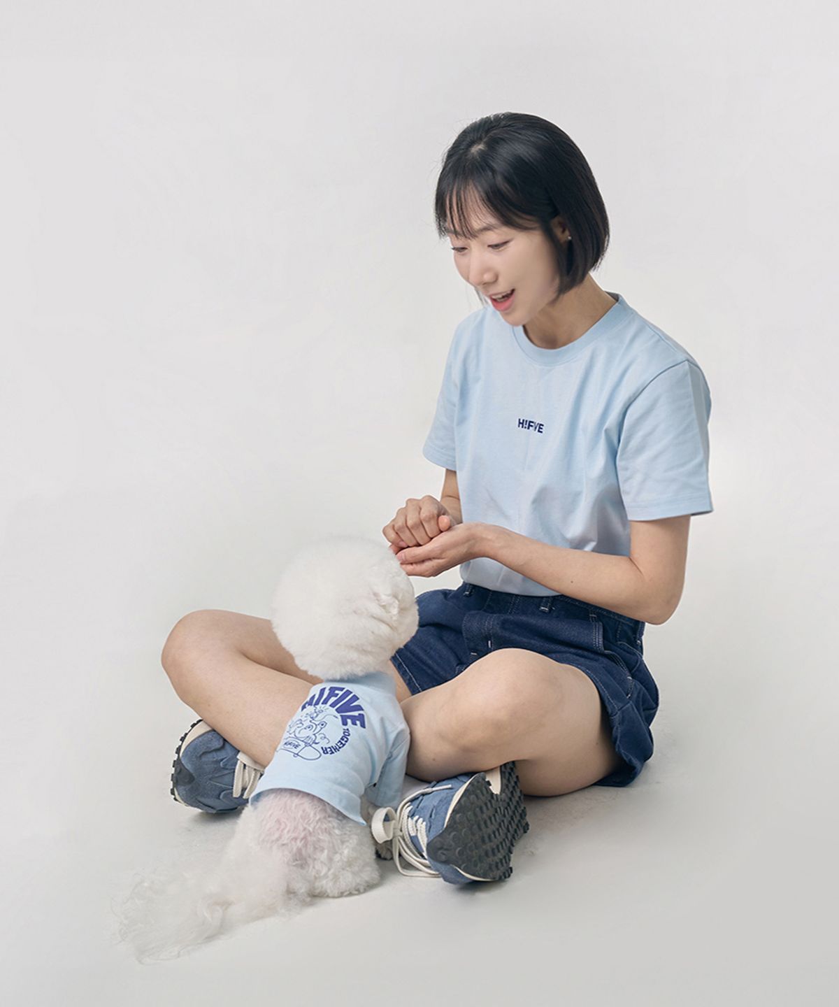 하이파이브모먼츠(HIFIVEMOMENTS) 투게더 그래픽 반팔 티셔츠 반려인용 l 블루소다