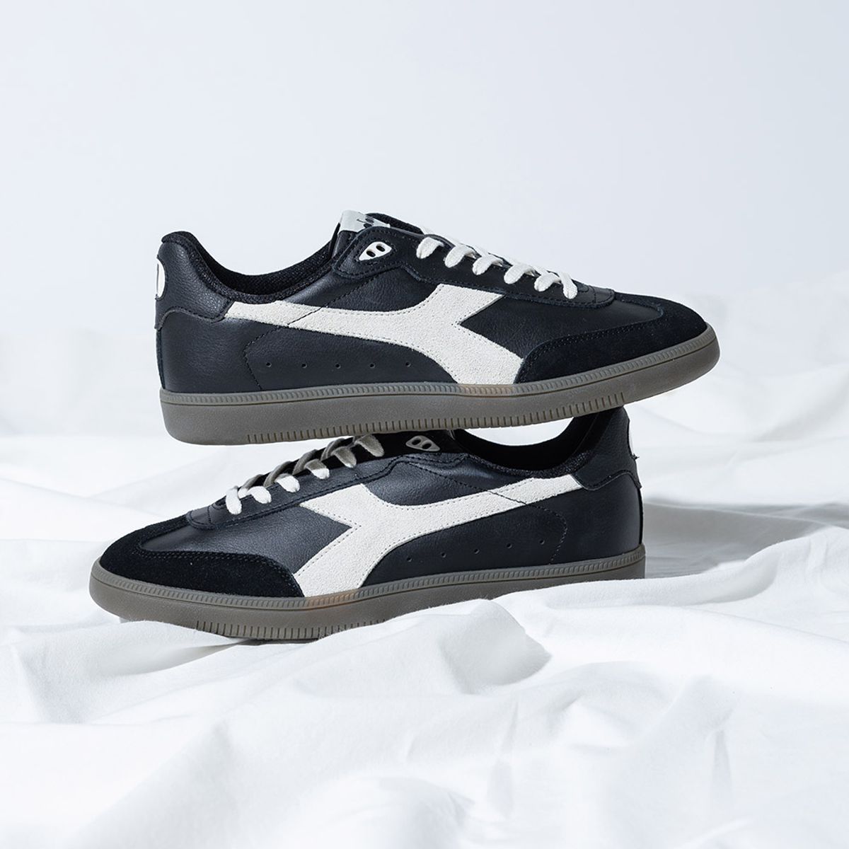 디아도라(diadora) 살토 BLACK