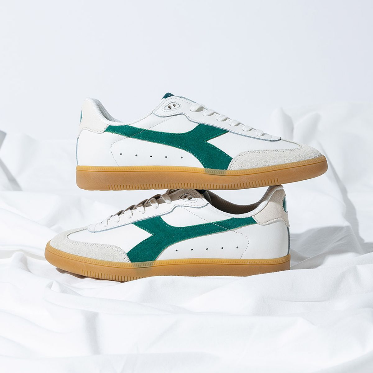 디아도라(diadora) 살토 IVORY