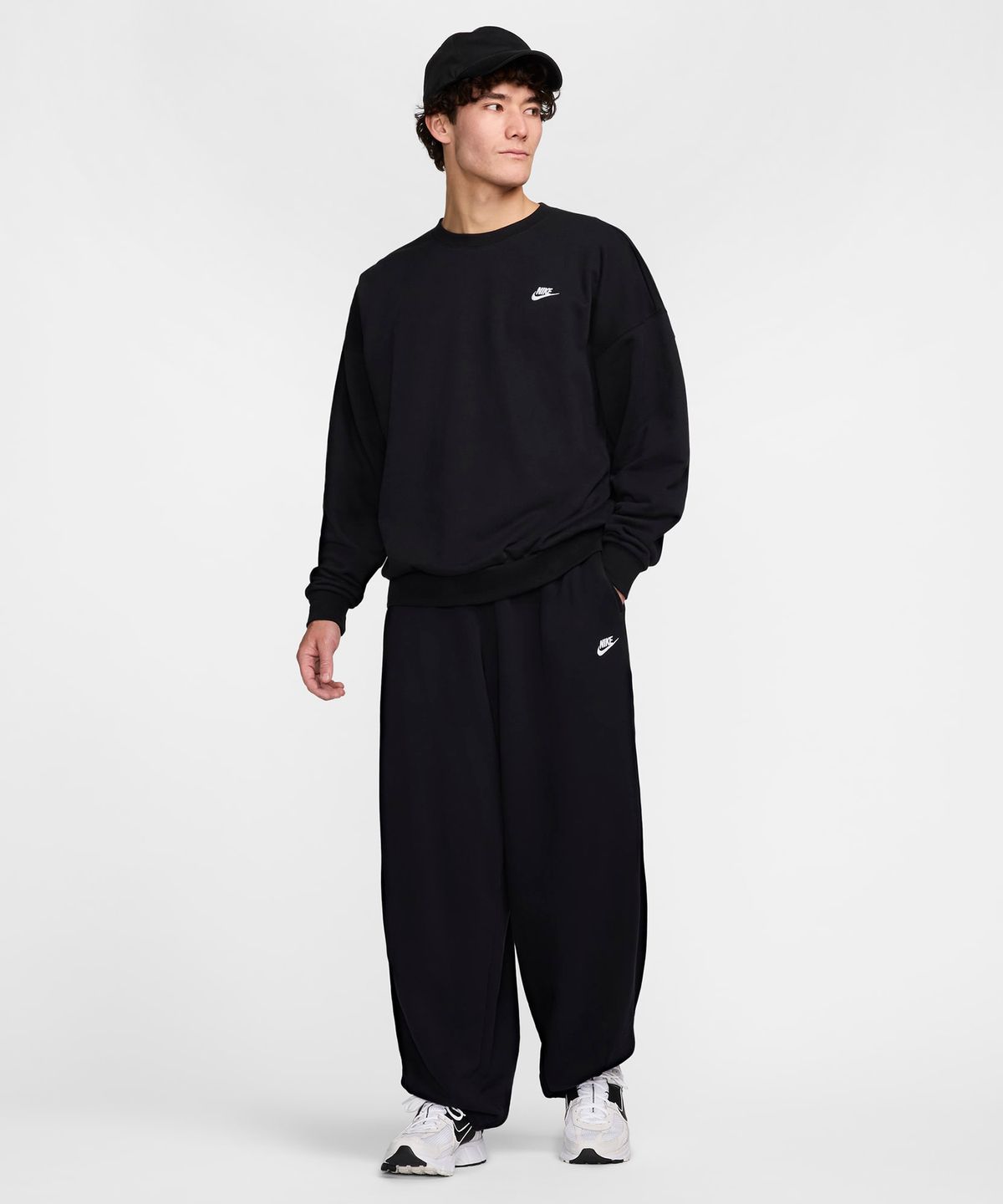 나이키(NIKE) 클럽 플리스 오버사이즈 프렌치 테리 크루 M - 블랙:화이트 / HJ1820-010
