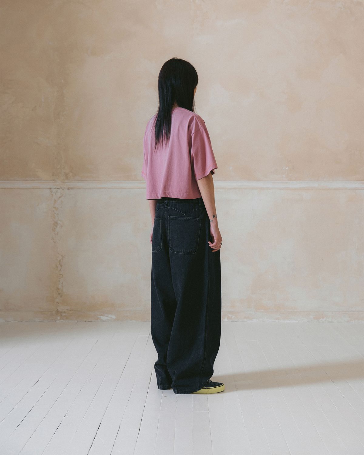 앵글런(ANGLAN) [AG.W] Applique Crop Half Tee - Pink