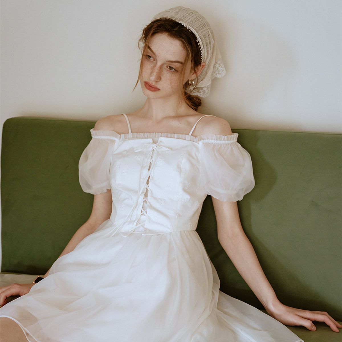 쎄무아듀(CEST MOIDEW) Cest_Embroidery strap two-way dress