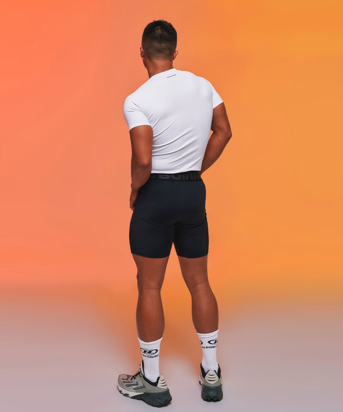 본투윈(BORN TO WIN) OUTBAND ACTIVE SHORT LEGGINGS [BLACK]