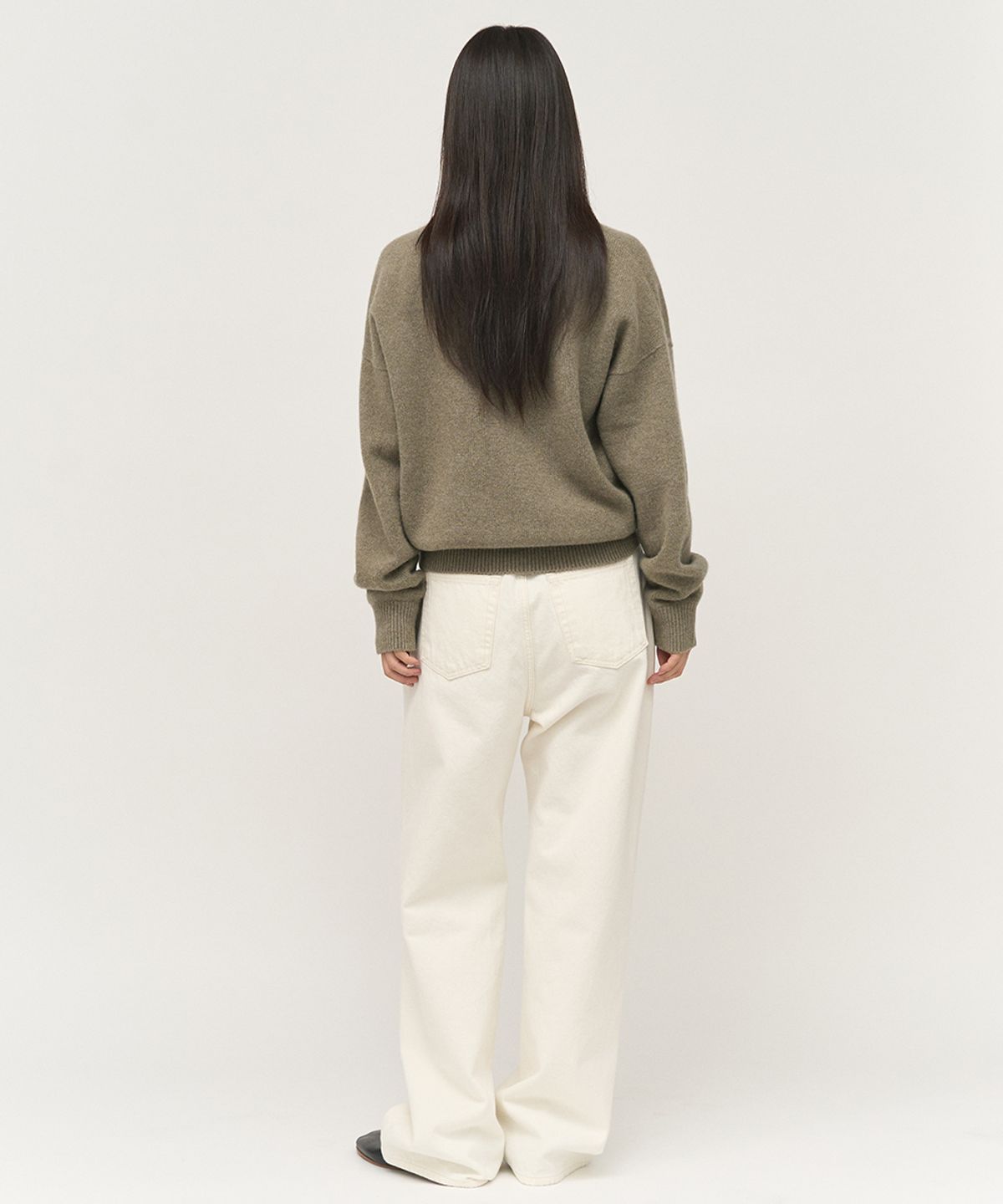 러프사이드 화이트라벨(ROUGH SIDE WHITE LABEL) Whole Garment V Neck Knit Camping Green
