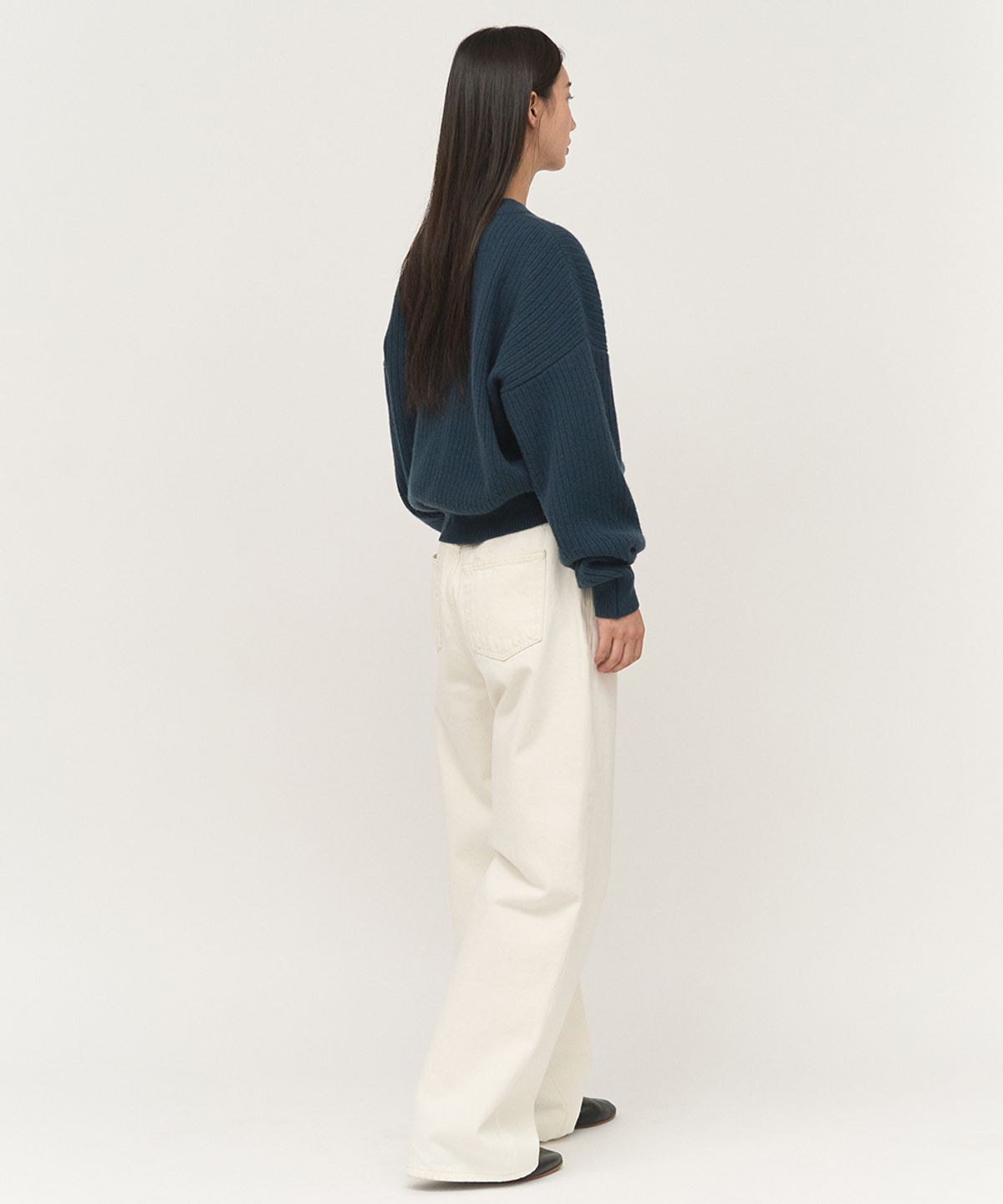러프사이드 화이트라벨(ROUGH SIDE WHITE LABEL) Classic Crewneck Knit Blue Night