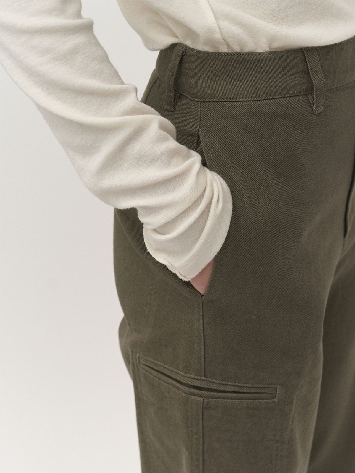 러프사이드 화이트라벨(ROUGH SIDE WHITE LABEL) Side Pocket Pants Dusty Olive