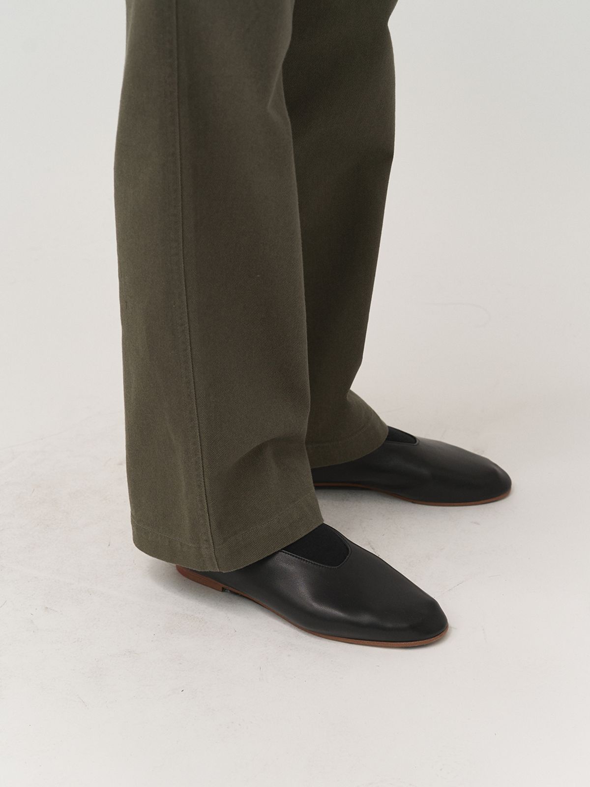 러프사이드 화이트라벨(ROUGH SIDE WHITE LABEL) Side Pocket Pants Dusty Olive