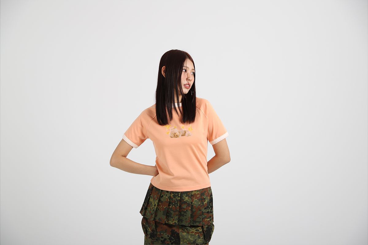코튼리버스클럽(COTTONREBIRTHCLUB) 아트웍 라글란 반팔티셔츠 (살몬)
