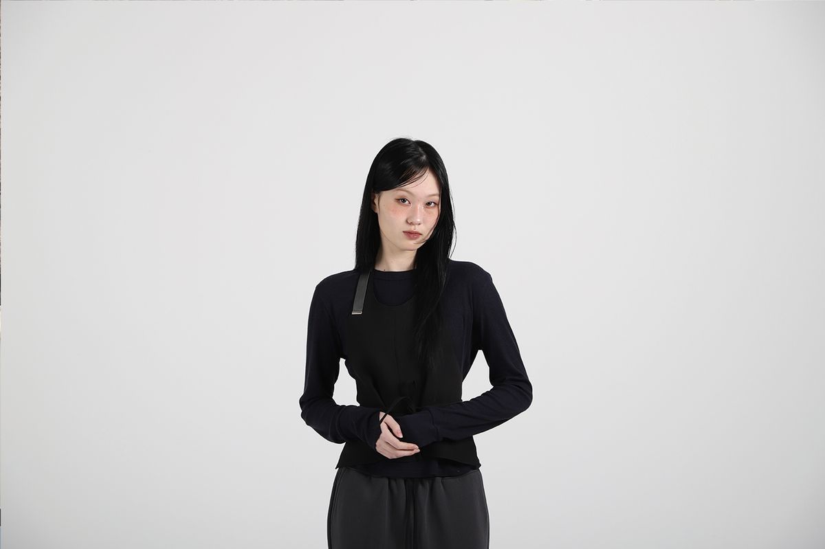 코튼리버스클럽(COTTONREBIRTHCLUB) 베이직 긴팔티셔츠 (아이보리)