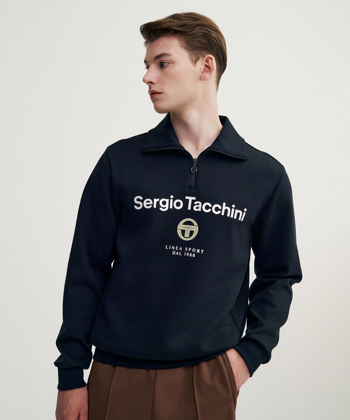 세르지오 타키니(SERGIO TACCHINI) U 고트 쿠쉬라이트 하프집업 맨투맨 (Black)