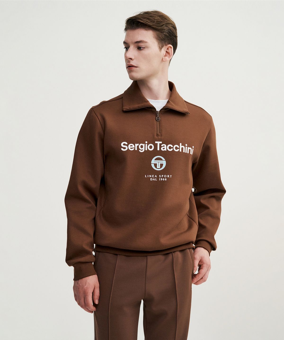 세르지오 타키니(SERGIO TACCHINI) U 고트 쿠쉬라이트 하프집업 맨투맨 (D.Brown)