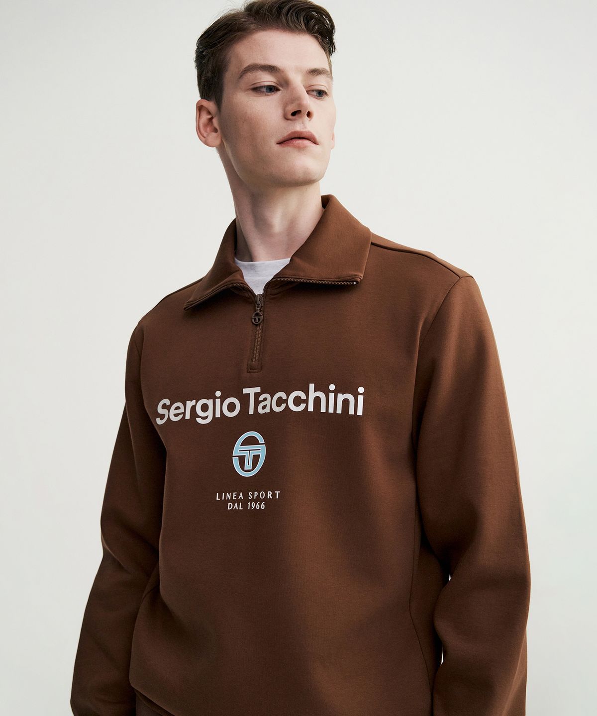 세르지오 타키니(SERGIO TACCHINI) U 고트 쿠쉬라이트 하프집업 맨투맨 (D.Brown)