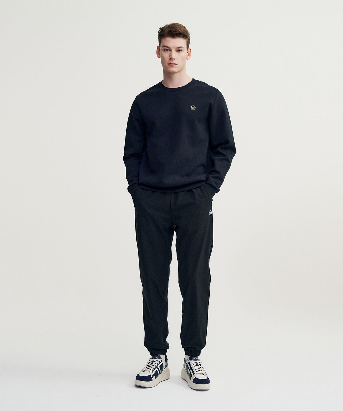 세르지오 타키니(SERGIO TACCHINI) U 고트 쿠쉬라이트 맨투맨 (Black)