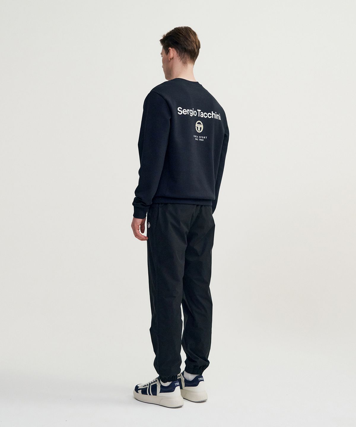 세르지오 타키니(SERGIO TACCHINI) U 고트 쿠쉬라이트 맨투맨 (Black)