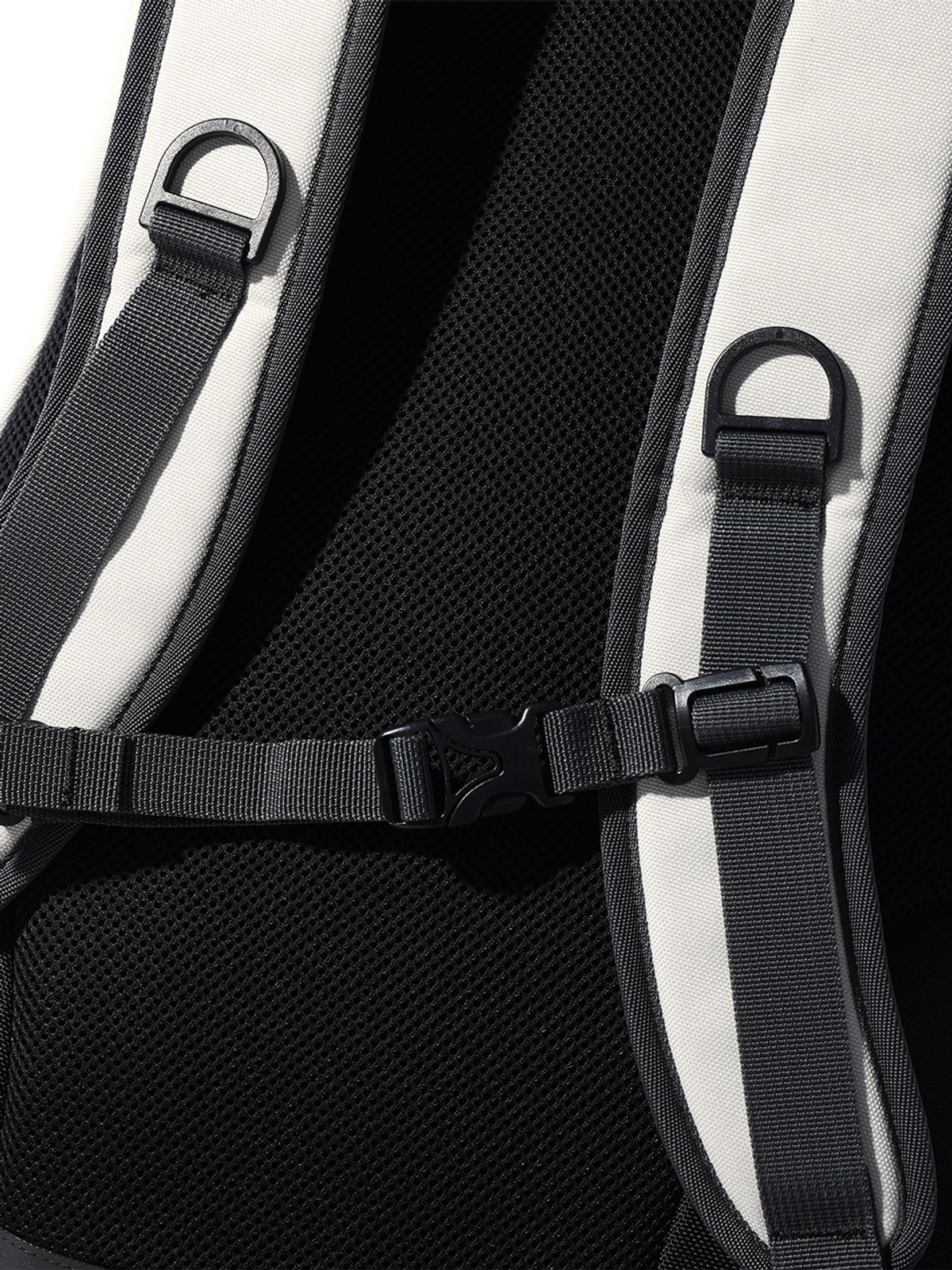 매든(MADDEN) Flat Iron Backpack R Ivory