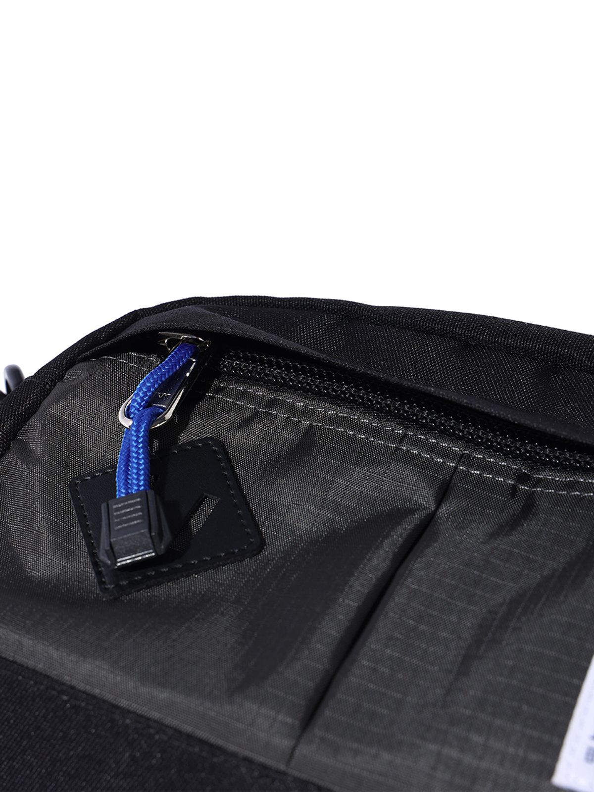 매든(MADDEN) Altona Shoulder Bag R Black