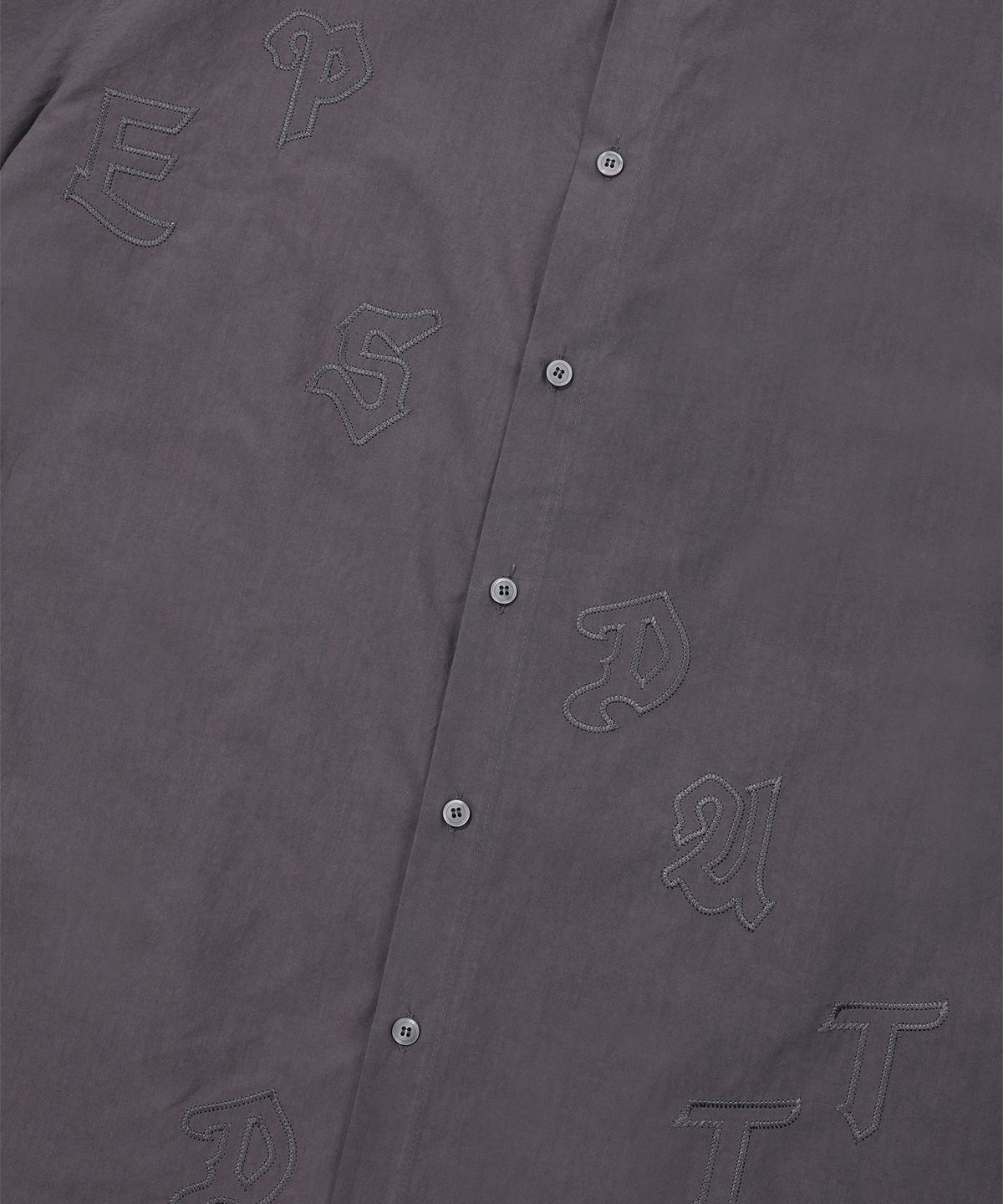 에피소드 언타이틀(EPISODE UNTITLED) LOGO PATCH APPLIQUE HALF SLEEVES SHIRTS_CHARCOAL