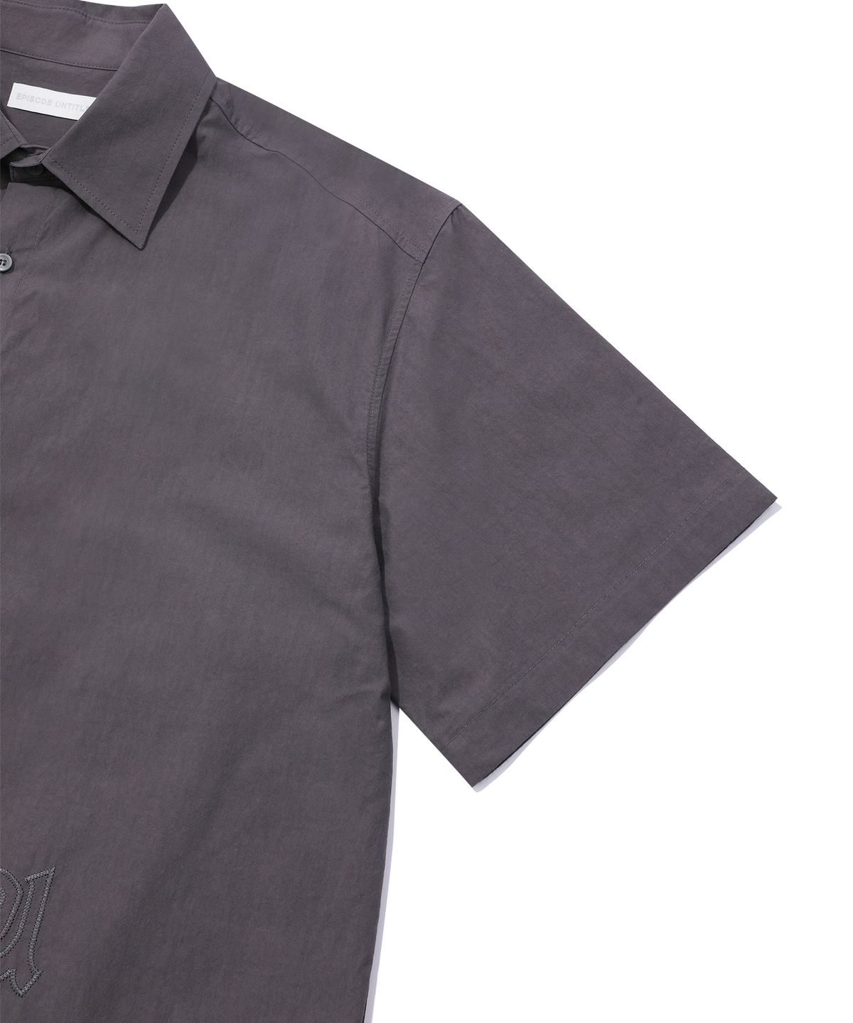 에피소드 언타이틀(EPISODE UNTITLED) LOGO PATCH APPLIQUE HALF SLEEVES SHIRTS_CHARCOAL