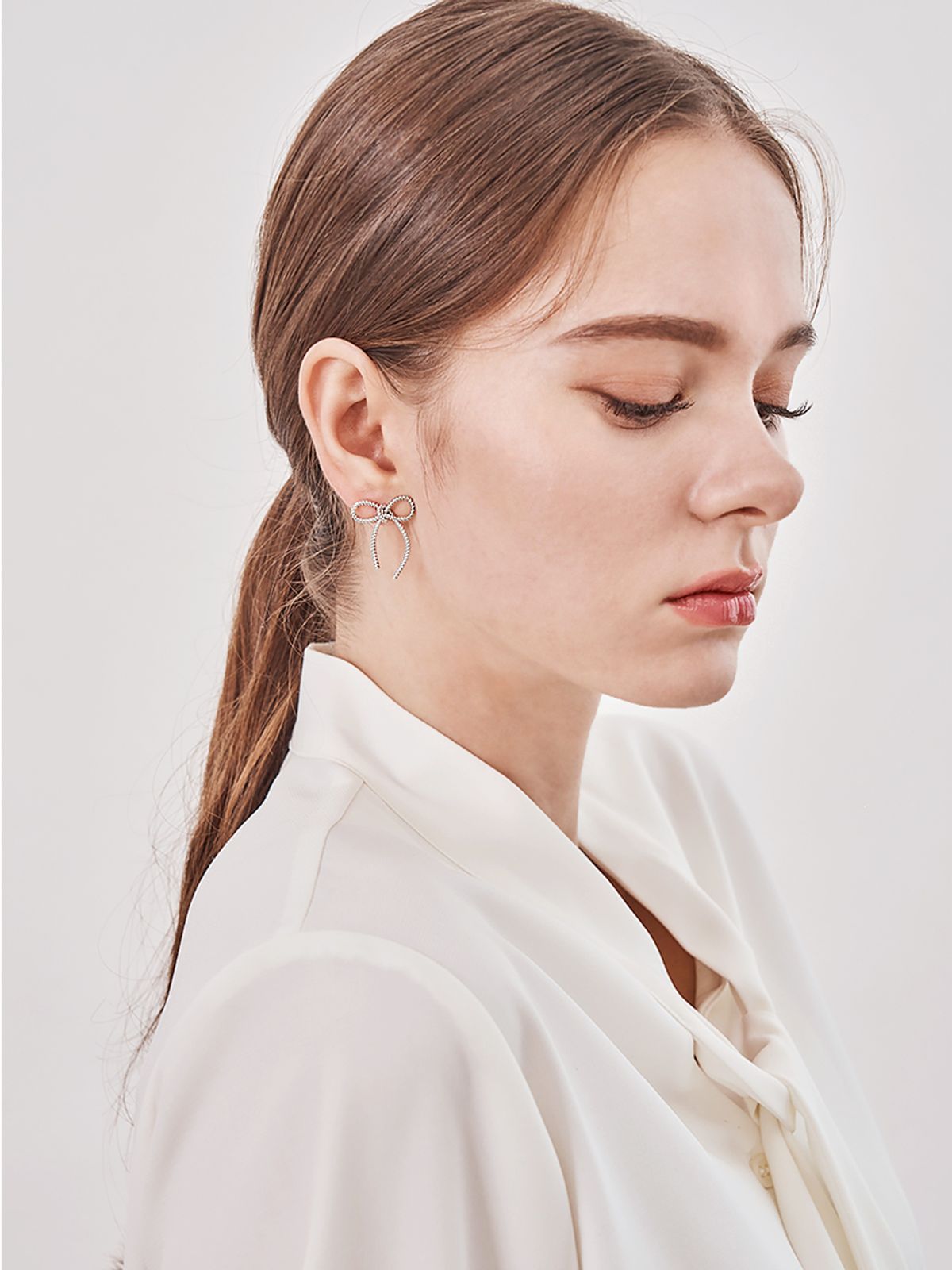 가이거주얼리(GEIGERJEWELRY) 러블리 리본 귀걸이 GISVEE143 (실버925 PIN)