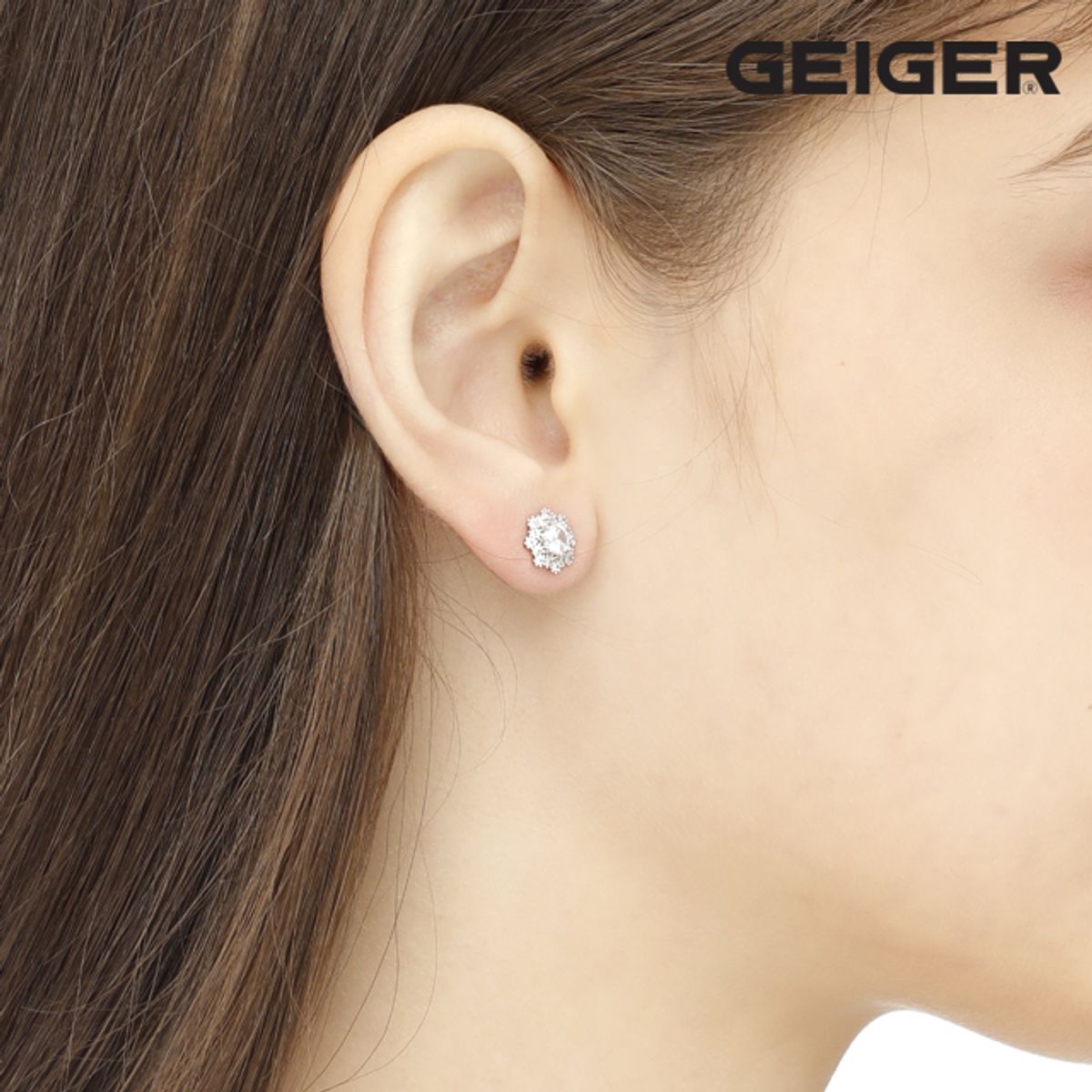 가이거주얼리(GEIGERJEWELRY) 눈꽃 큐빅 포인트 귀걸이 GISVEE071 (실버925 PIN)