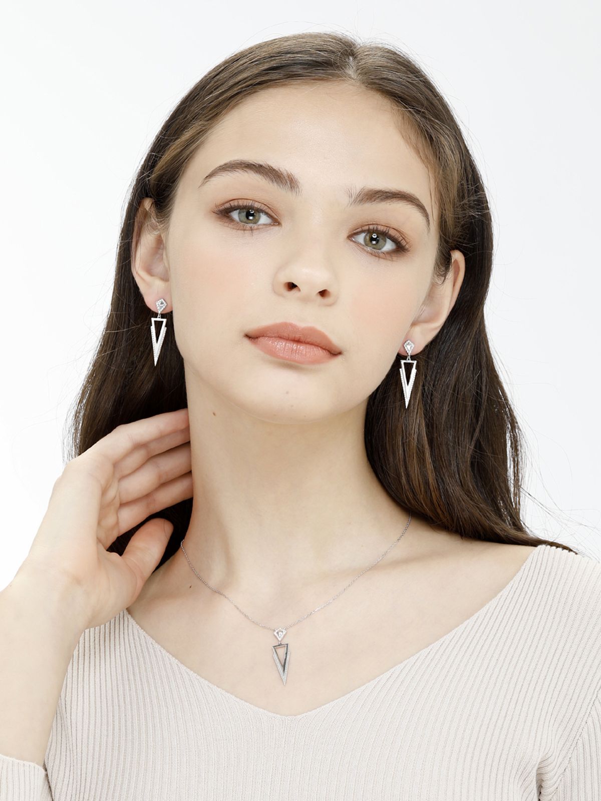 가이거주얼리(GEIGERJEWELRY) 포인트 드롭 실버 귀걸이 GISVEE002