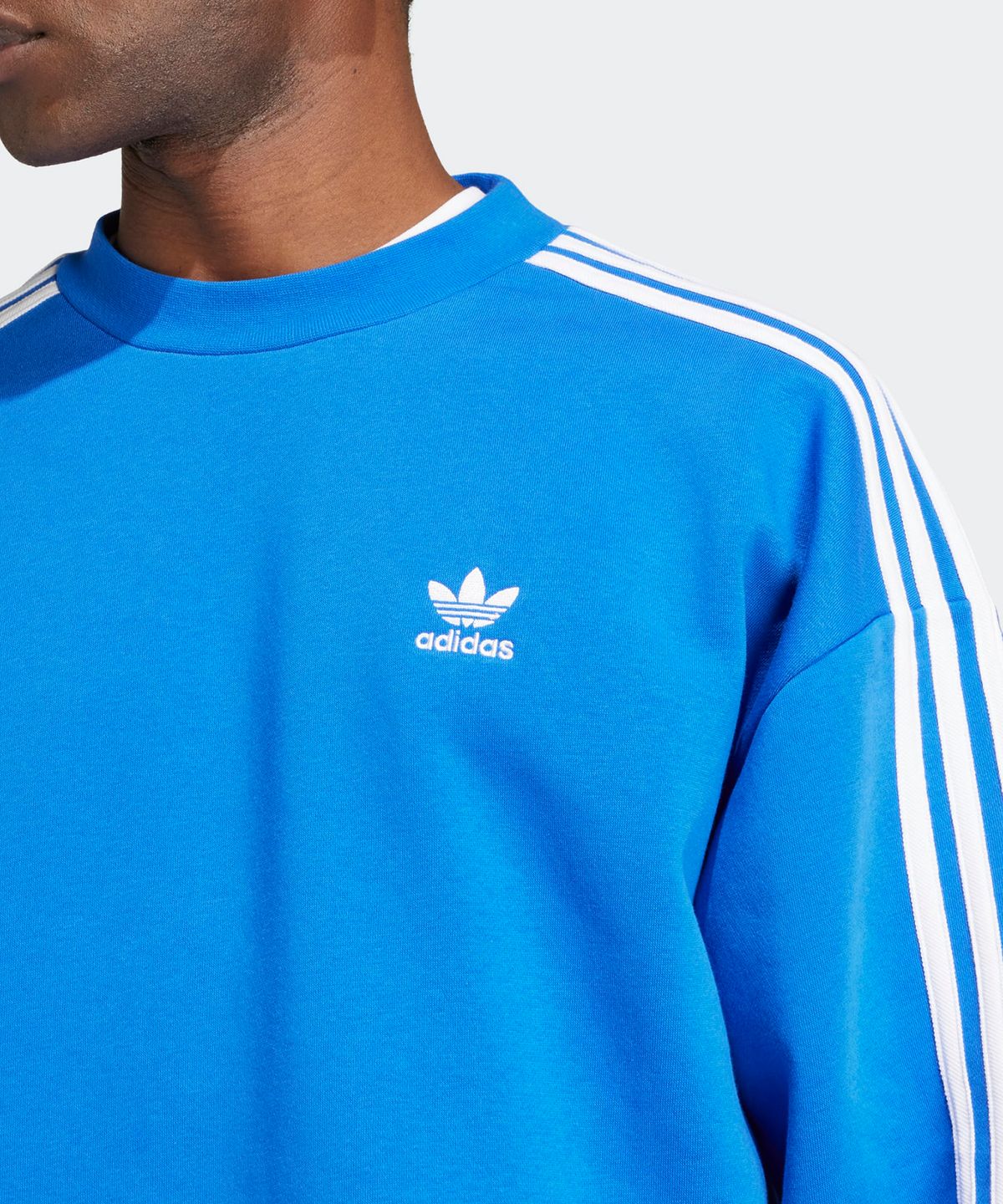 아디다스(ADIDAS) 오버사이즈 크루 스웨트셔츠 - 블루 / IZ2479
