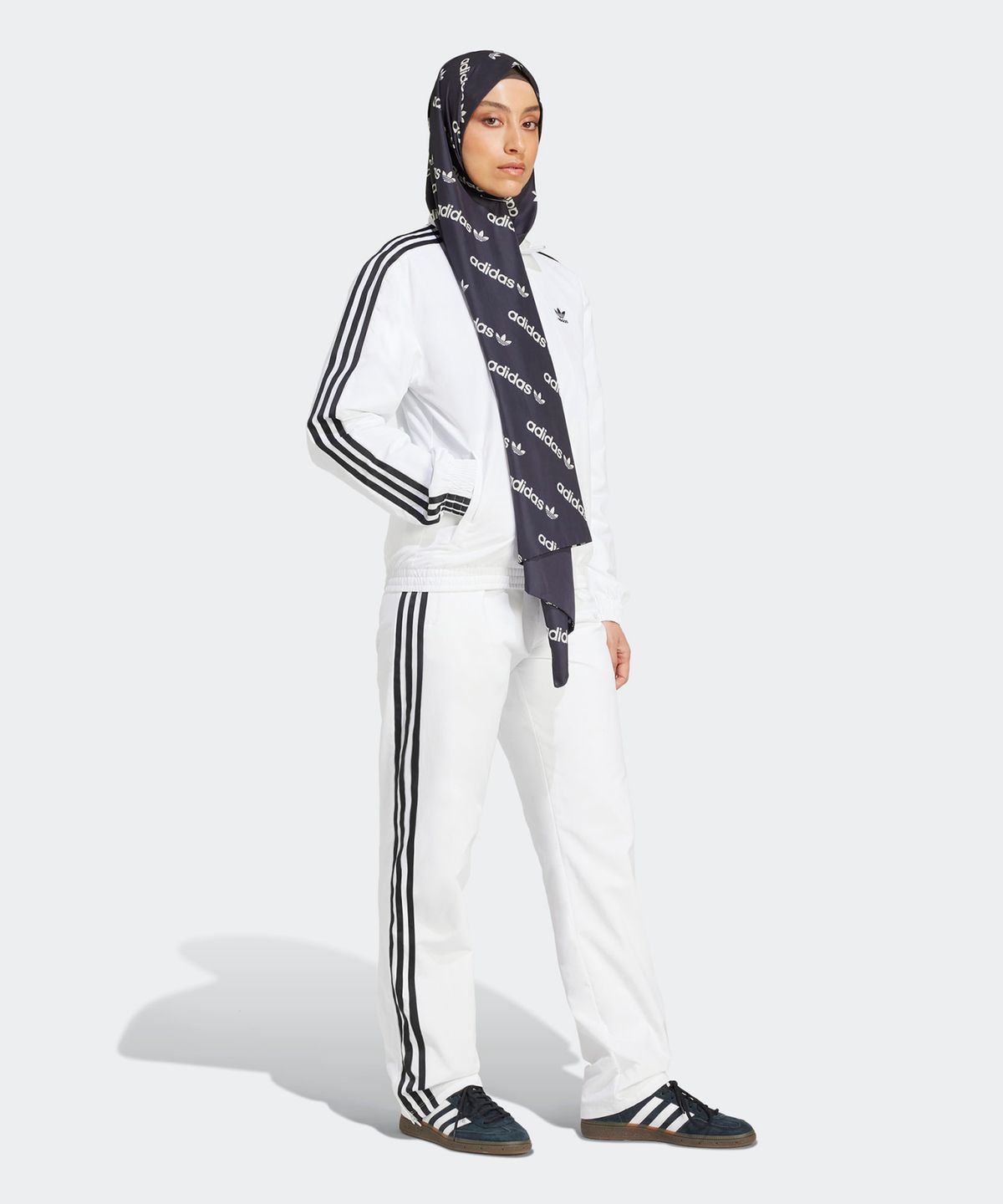 아디다스(ADIDAS) 우븐 트랙 팬츠 - 화이트 / JD5332
