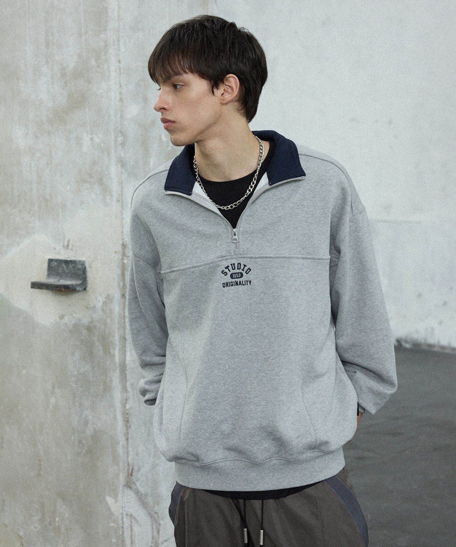 MUSINSA | 1993STUDIO Small Logo Half Zip Sweatshirt_Grey