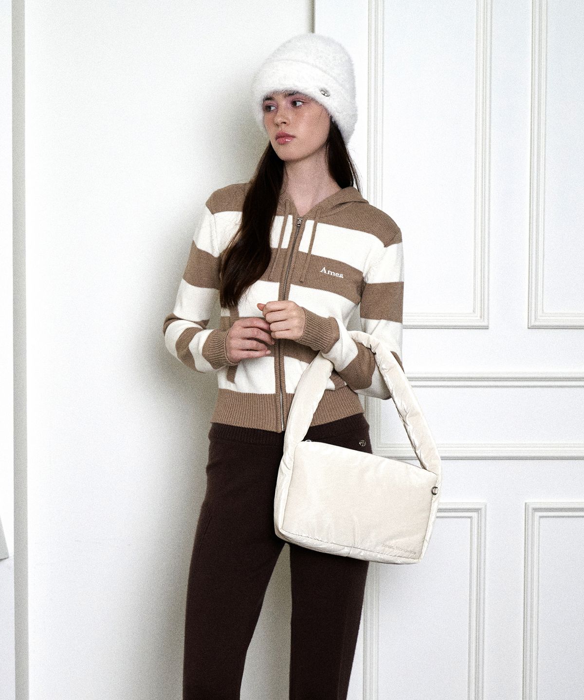 아메스 월드와이드(AMES-WORLDWIDE) PADDED SHOULDER BAG BEIGE