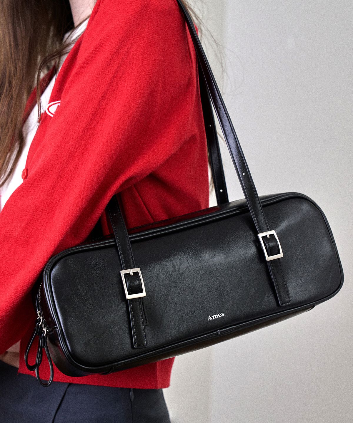 아메스 월드와이드(AMES-WORLDWIDE) BUCKLE STRAP SHOULDER BAG BLACK