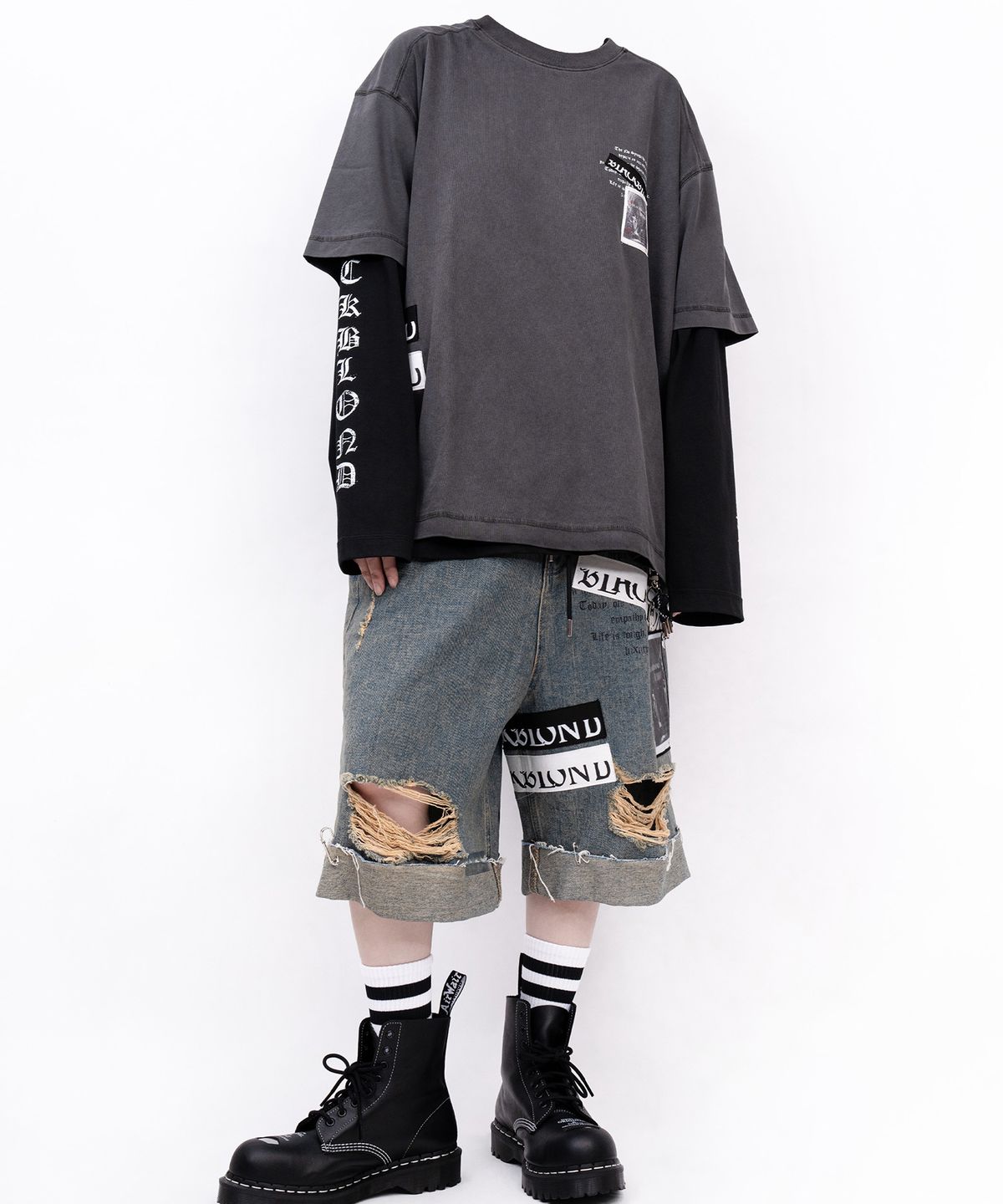 블랙블론드(BLACKBLOND) 비비디 카오스 패치 피그먼트 반팔티 (차콜)