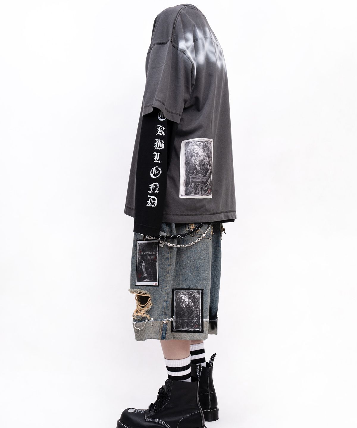 블랙블론드(BLACKBLOND) 비비디 카오스 패치 피그먼트 반팔티 (차콜)