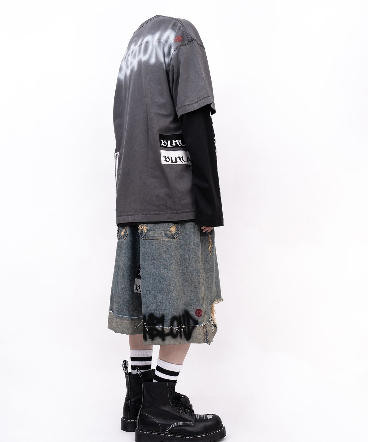 블랙블론드(BLACKBLOND) 비비디 카오스 패치 피그먼트 반팔티 (차콜)