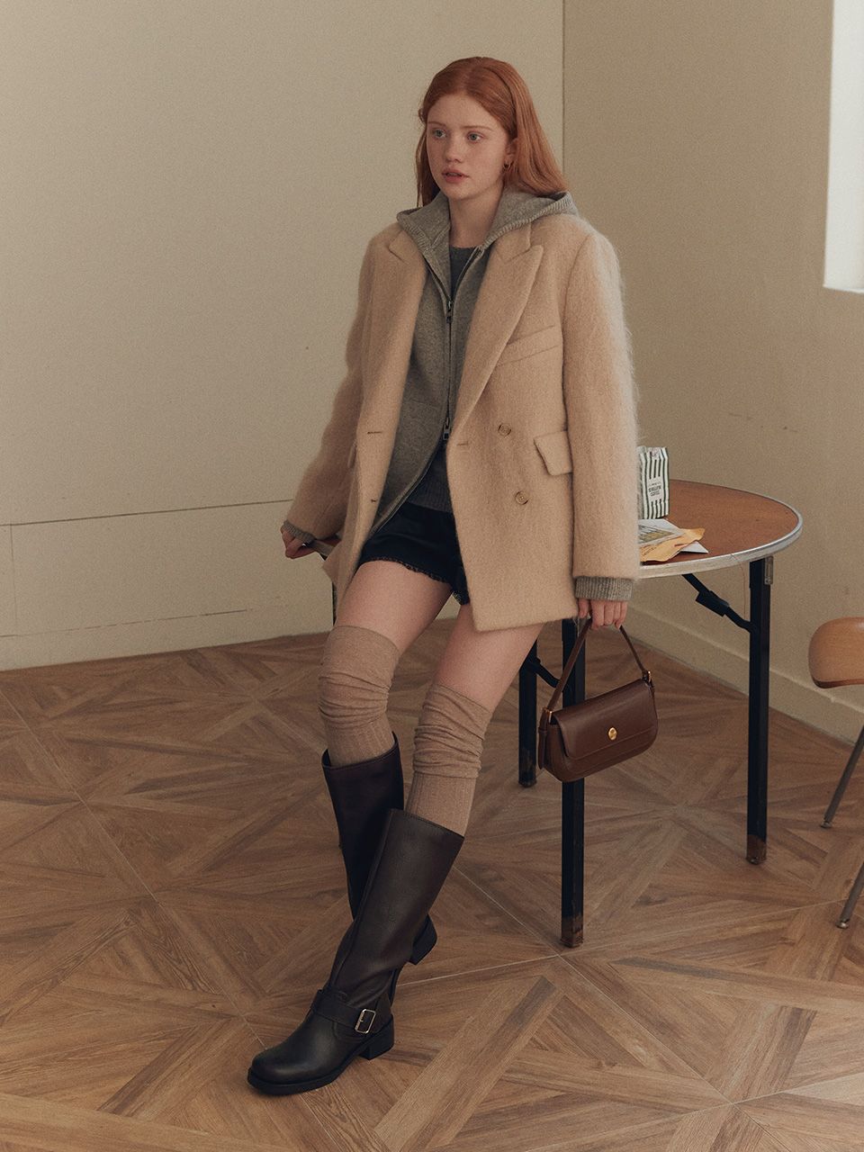 OSTKAKA ★ AMUSE MINI BAGUETTE MILK BROWN [正規品/関税込] MUSINSA | OSTKAKA Amuse Mini Baguette Milk Brown