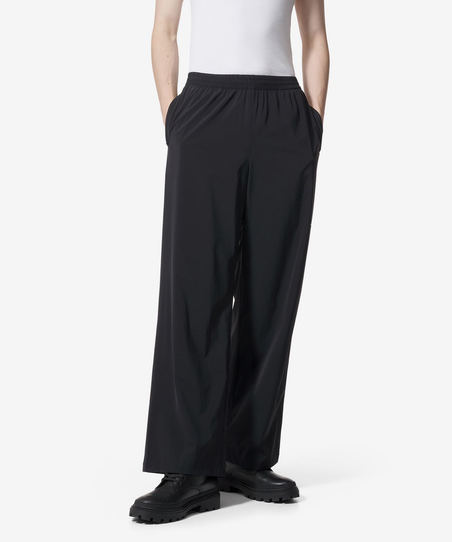 BALENCIAGA ブラック トレーニングパンツ MUSINSA | BALENCIAGA Track Pants - Black / 794773TQO351000