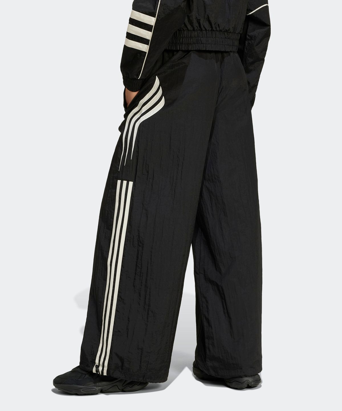 아디다스(ADIDAS) 애틀랜타 커트라인 트랙 팬츠 - 블랙 / IW5509