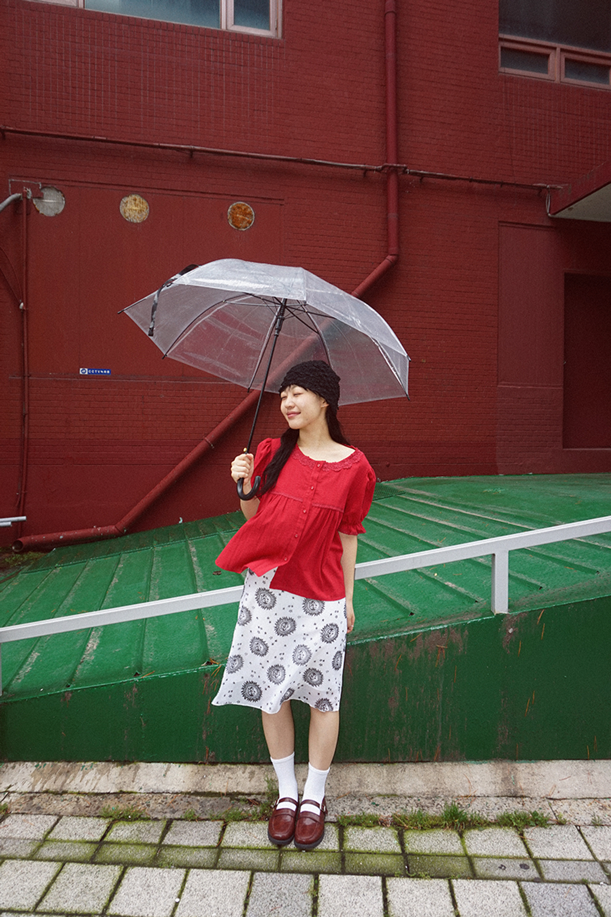 쿠키시(KOOKEESEE) 태양 나염의 레이온 미디 스커트 (화이트)