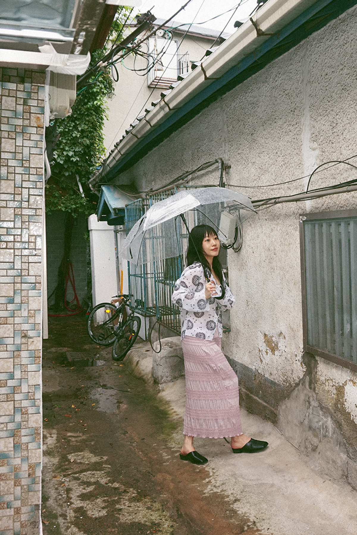 쿠키시(KOOKEESEE) 태양 나염의 레이온 카디건 블라우스 (화이트)