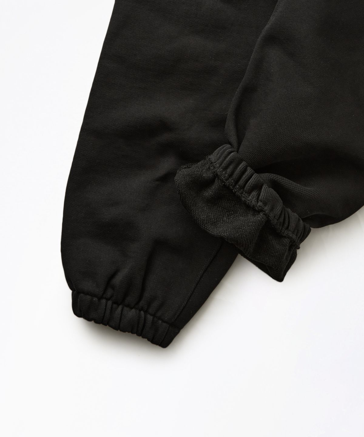 아웃스탠딩(OUTSTANDING) AUTHENTIC COMFORT SWEAT PANTS_BLACK