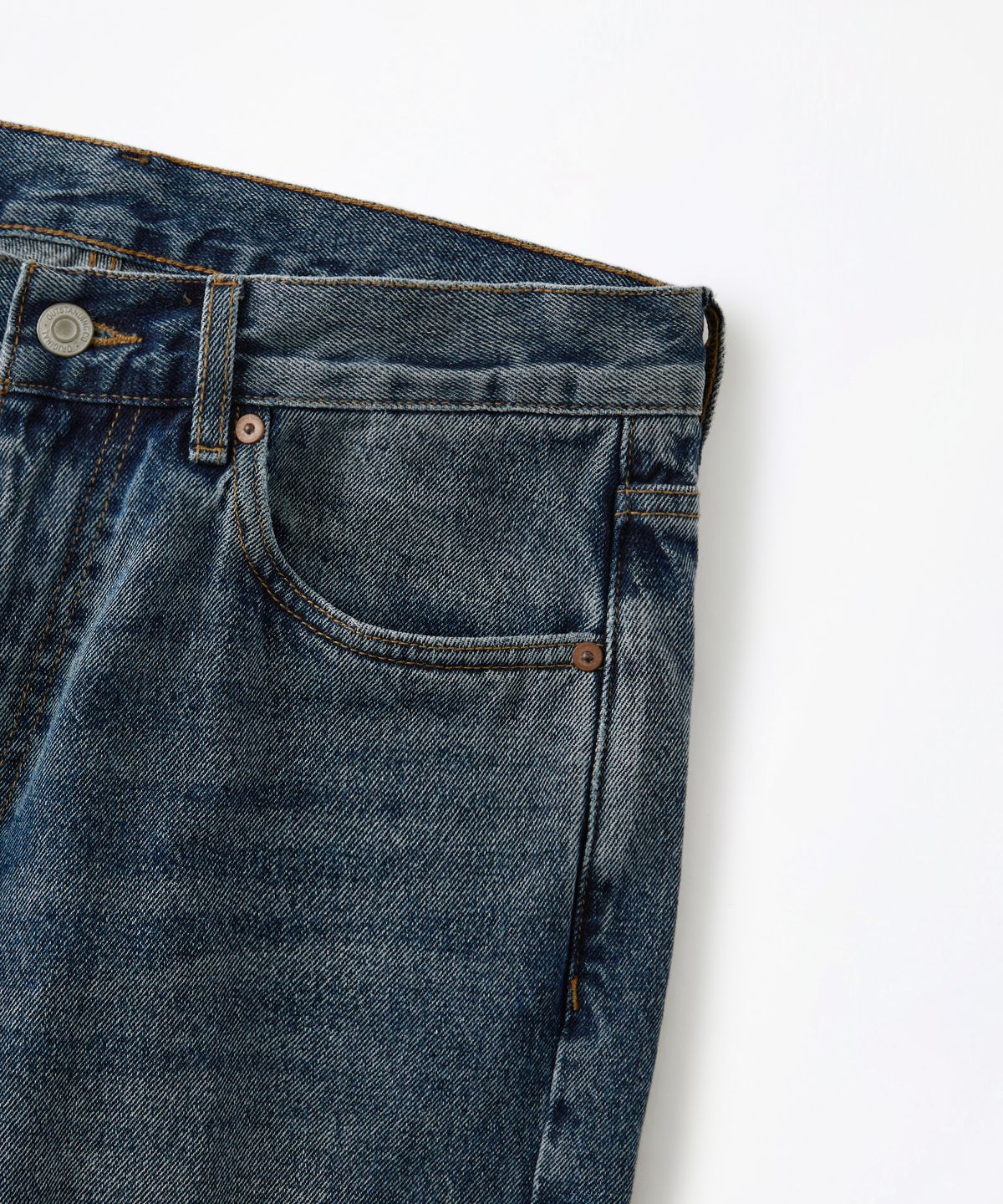 아웃스탠딩(OUTSTANDING) TAPERED LOOSE FIT DENIM PANTS_L.BLUE