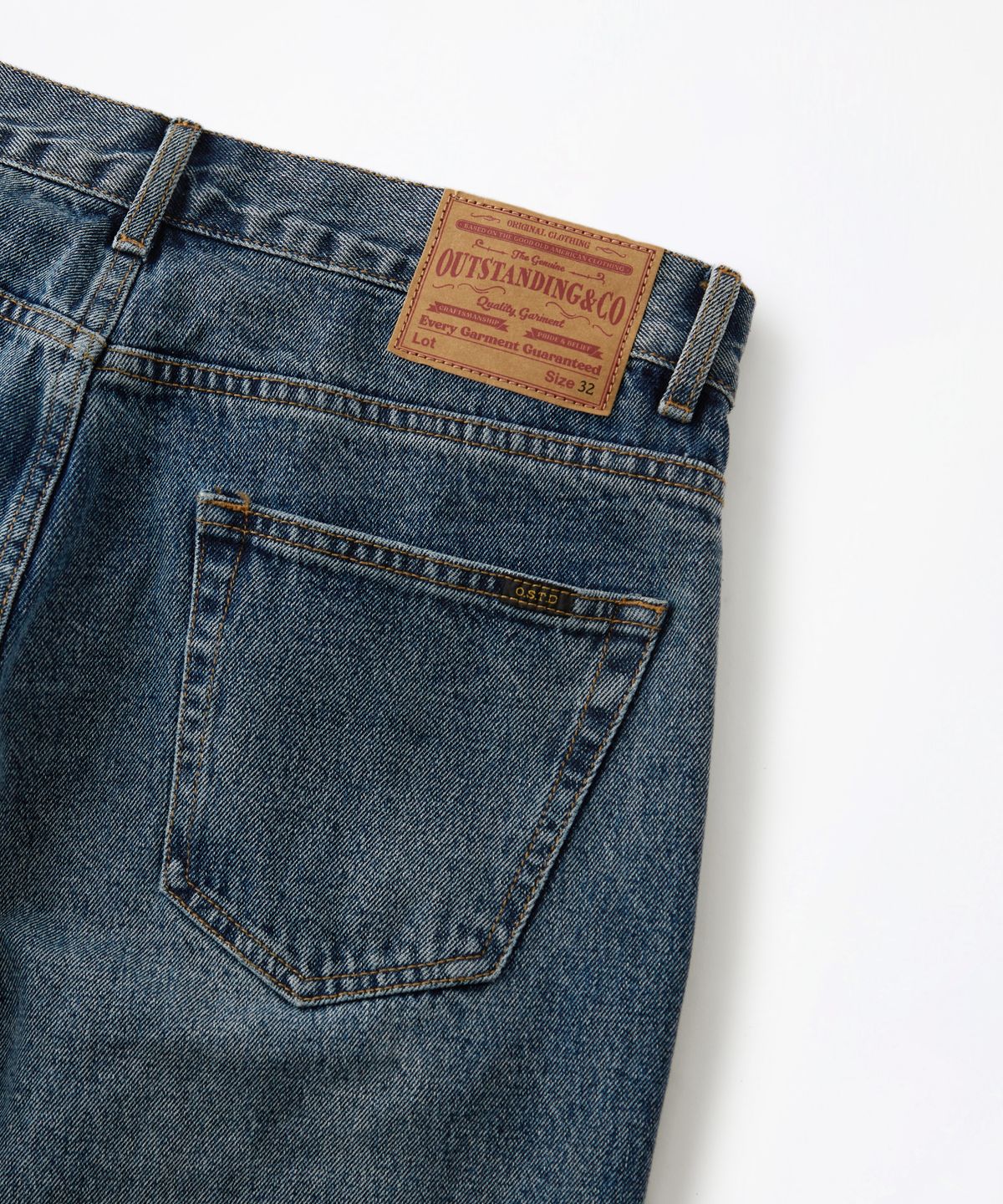 아웃스탠딩(OUTSTANDING) TAPERED LOOSE FIT DENIM PANTS_L.BLUE