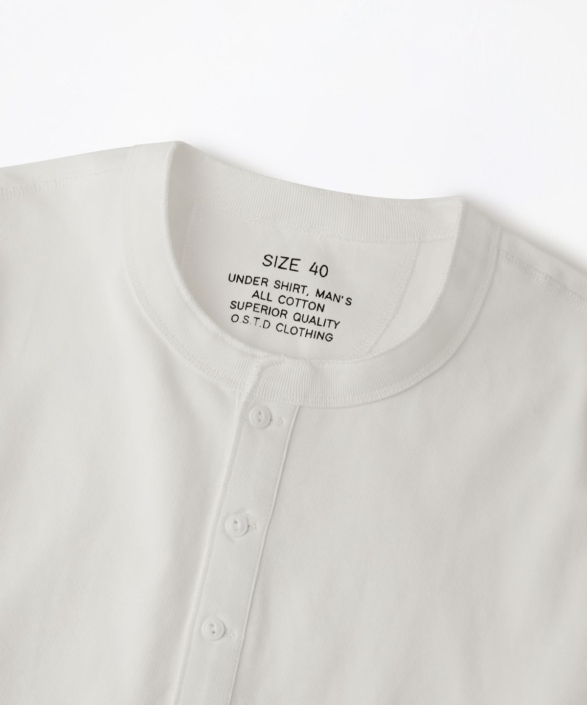 아웃스탠딩(OUTSTANDING) HENLEY NECK LONG SLEEVE TEE_OFF WHITE