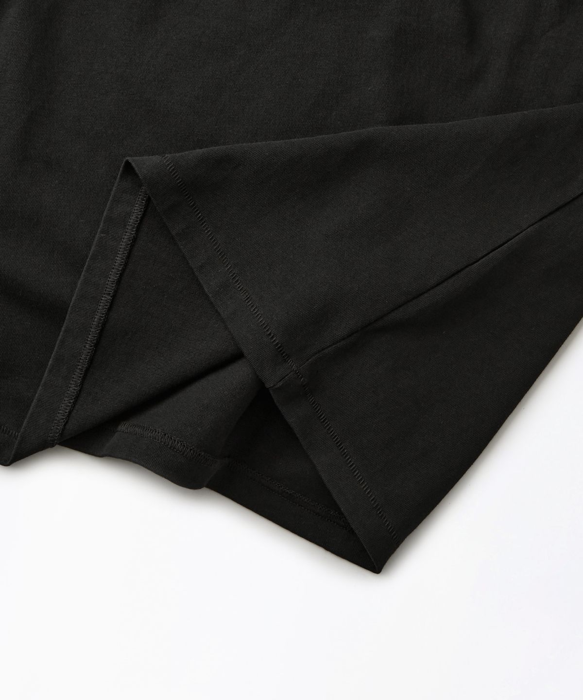 아웃스탠딩(OUTSTANDING) BASIC CREW NECK LONG SLEEVE TEE_BLACK