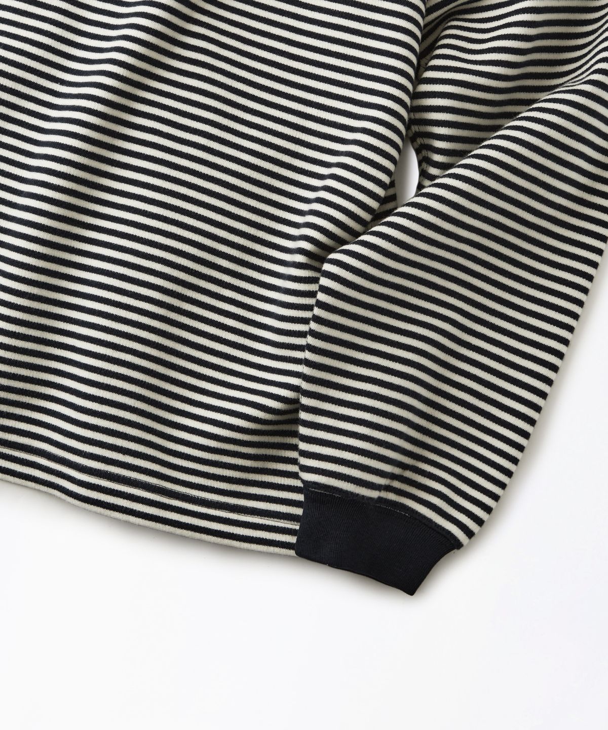 아웃스탠딩(OUTSTANDING) STRIPE CREW NECK LONG SLEEVE TEE_IVORY/NAVY