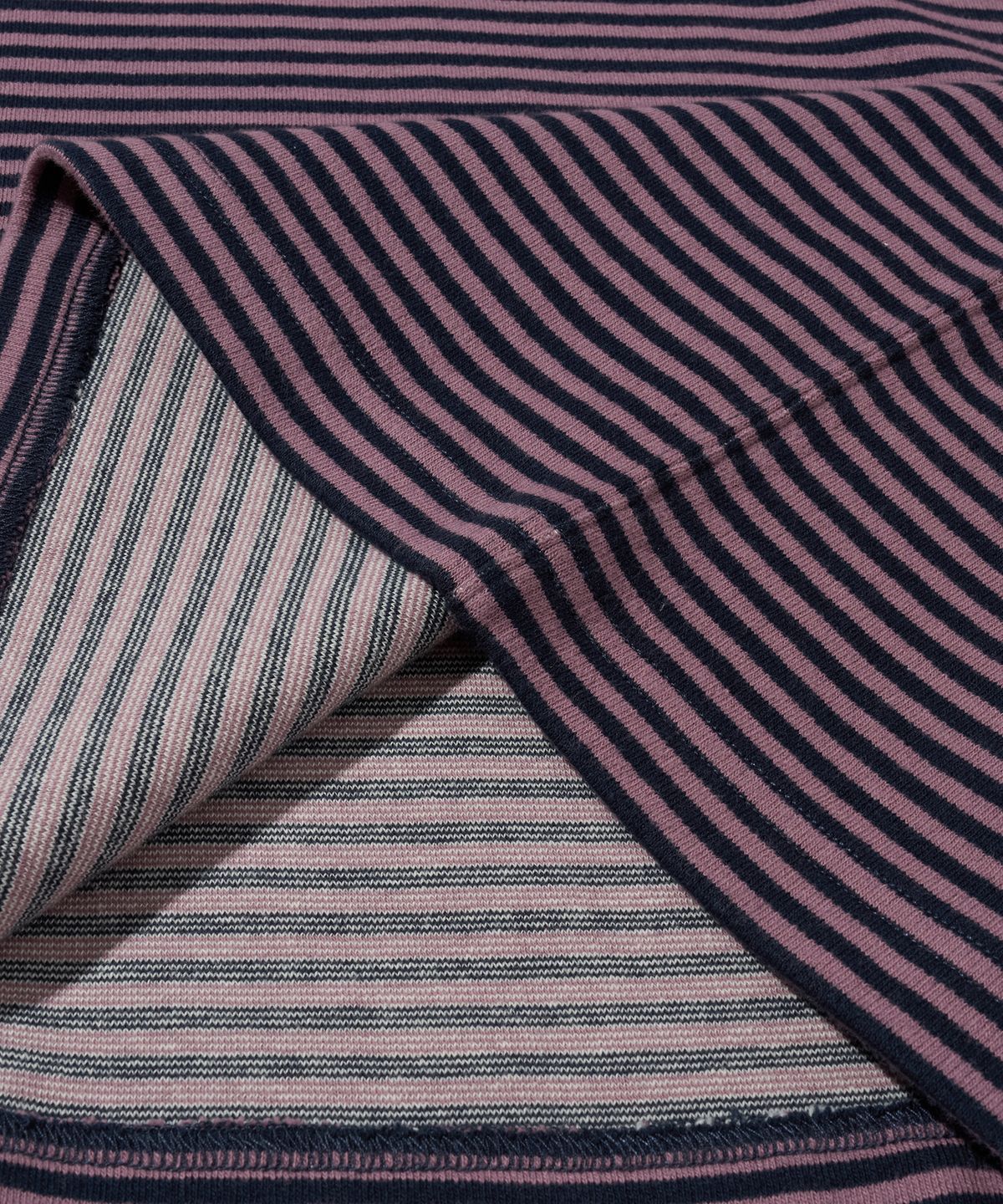 아웃스탠딩(OUTSTANDING) STRIPE CREW NECK LONG SLEEVE_PURPLE/NAVY