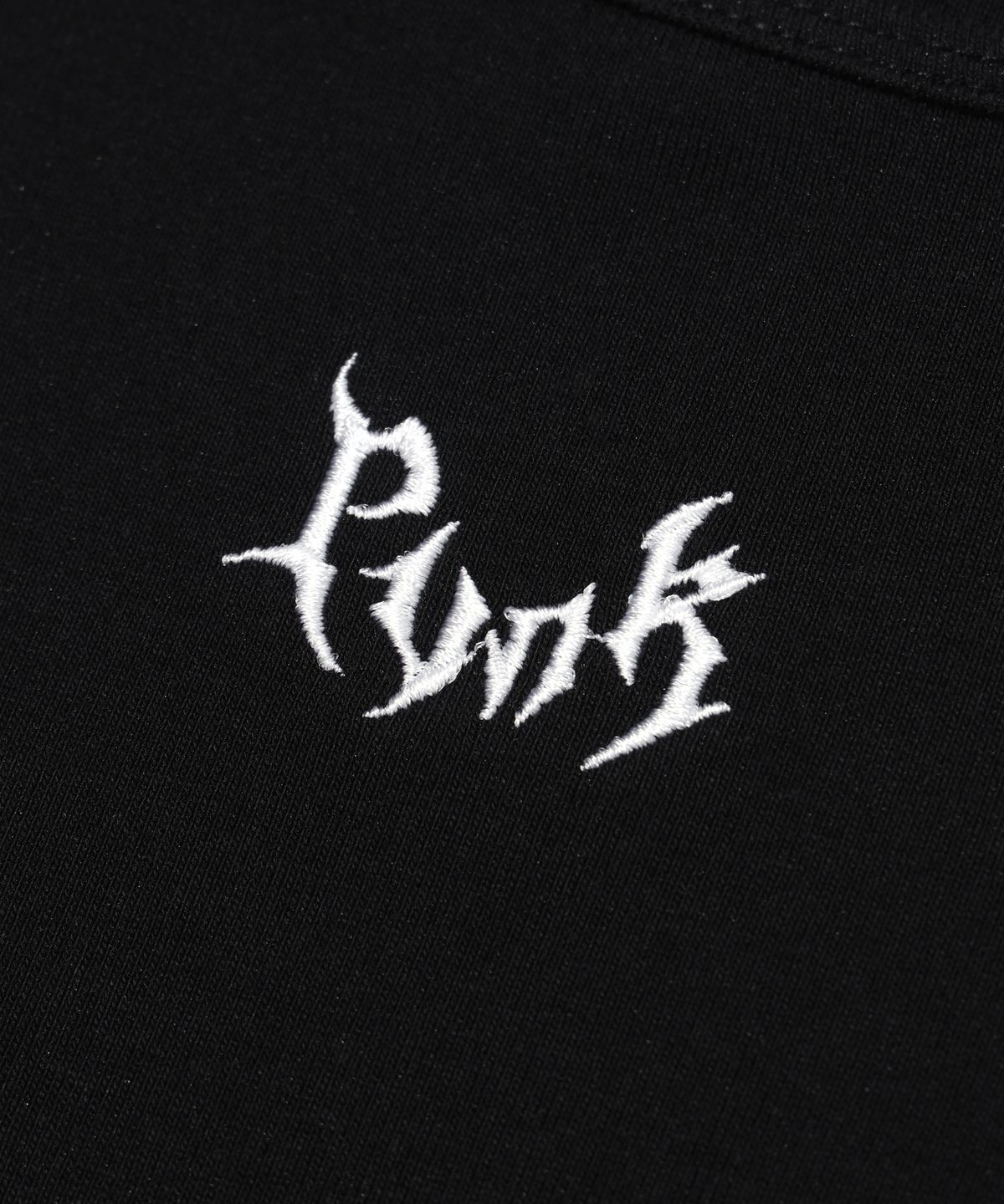 낙원펑크(KNOCKONEPUNK) 트라이벌 로고 자수 민소매 탑 [블랙]