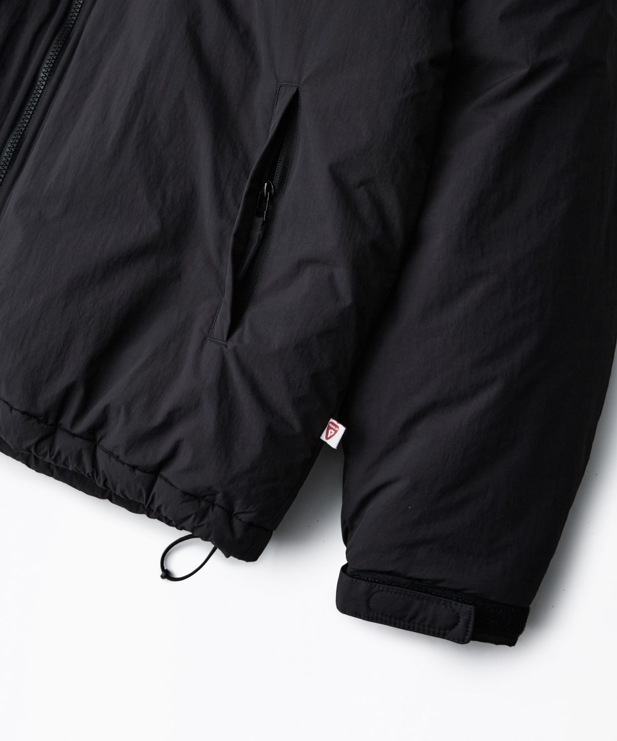아웃스탠딩(OUTSTANDING) PRIMALOFT LEVEL 7 SHORT PARKA_BLACK