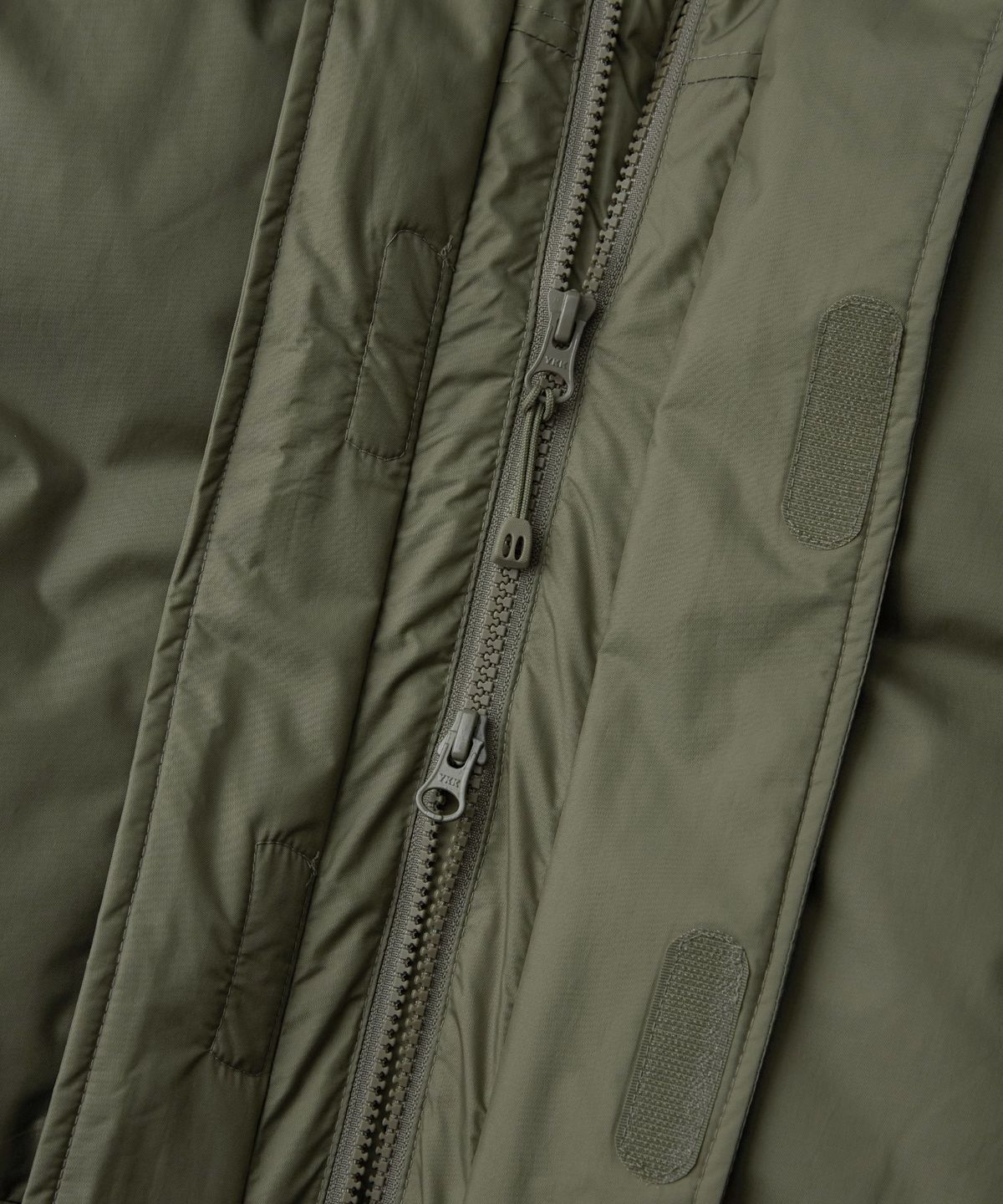 아웃스탠딩(OUTSTANDING) TORAY LEVEL7 DOWN PARKA_SAGE GREEN