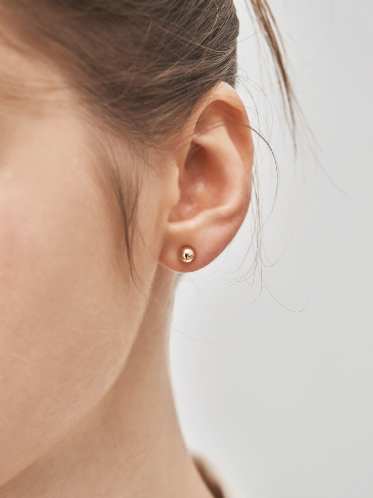 엘르주얼리(ELLEJEWELRY) 14K GF 베이직 볼 귀걸이 ELGPEE525