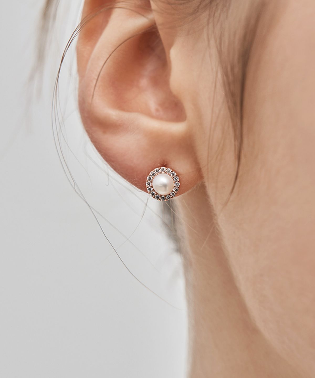 엘르주얼리(ELLEJEWELRY) 심플 원형 진주 귀걸이 ELGPEE520
